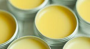 PETROLEUM JELLY WHITE/YELLOW